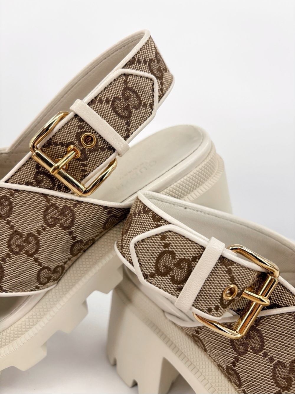 GUCCI GG Supreme Lug Sole Platform Crossover Sandals Cream 38 - Picture 6 of 16